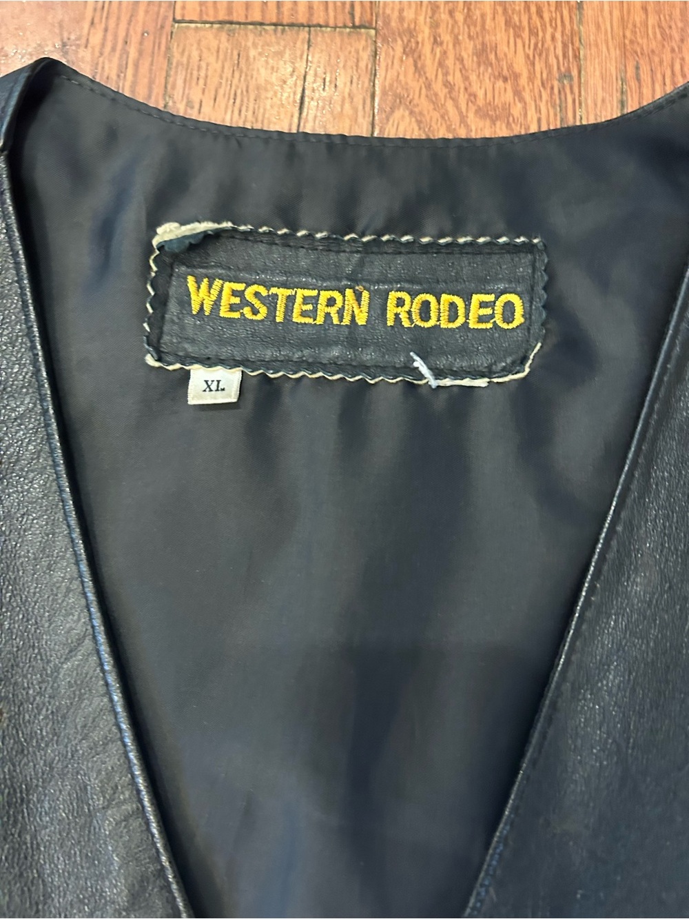 Vintage Western Rodeo Men’s XL Black Leather Cowboy Vest - Picture 3 of 4